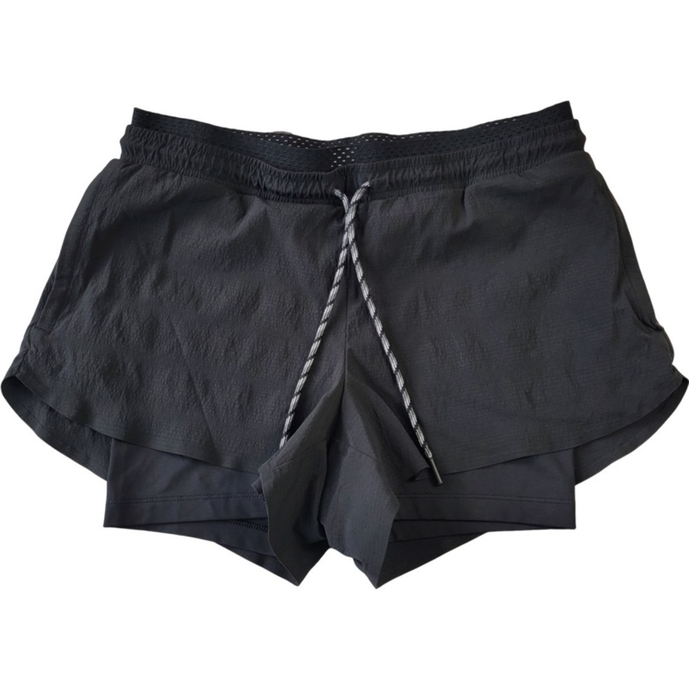 Athleta  Crest 2 in 1 shortie athletic black shorts size 6